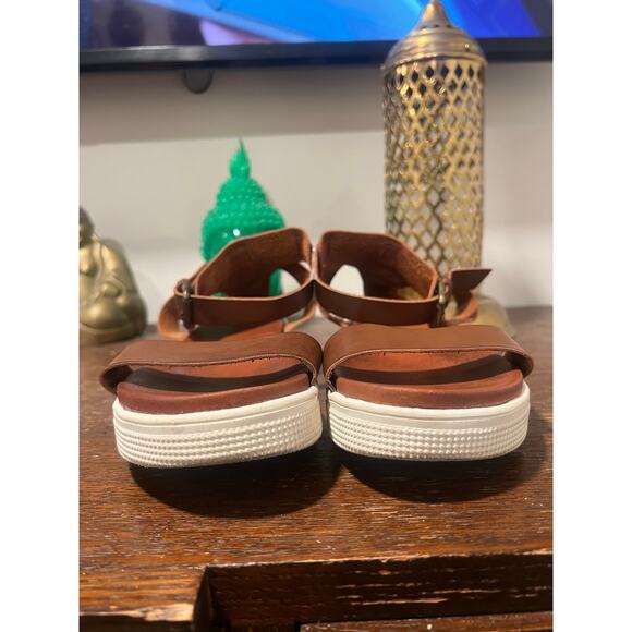 Mia Ellen Leather Platform Casual Sandal Cognac Rubber sole Buckle Closure 7 - Picture 6 of 8